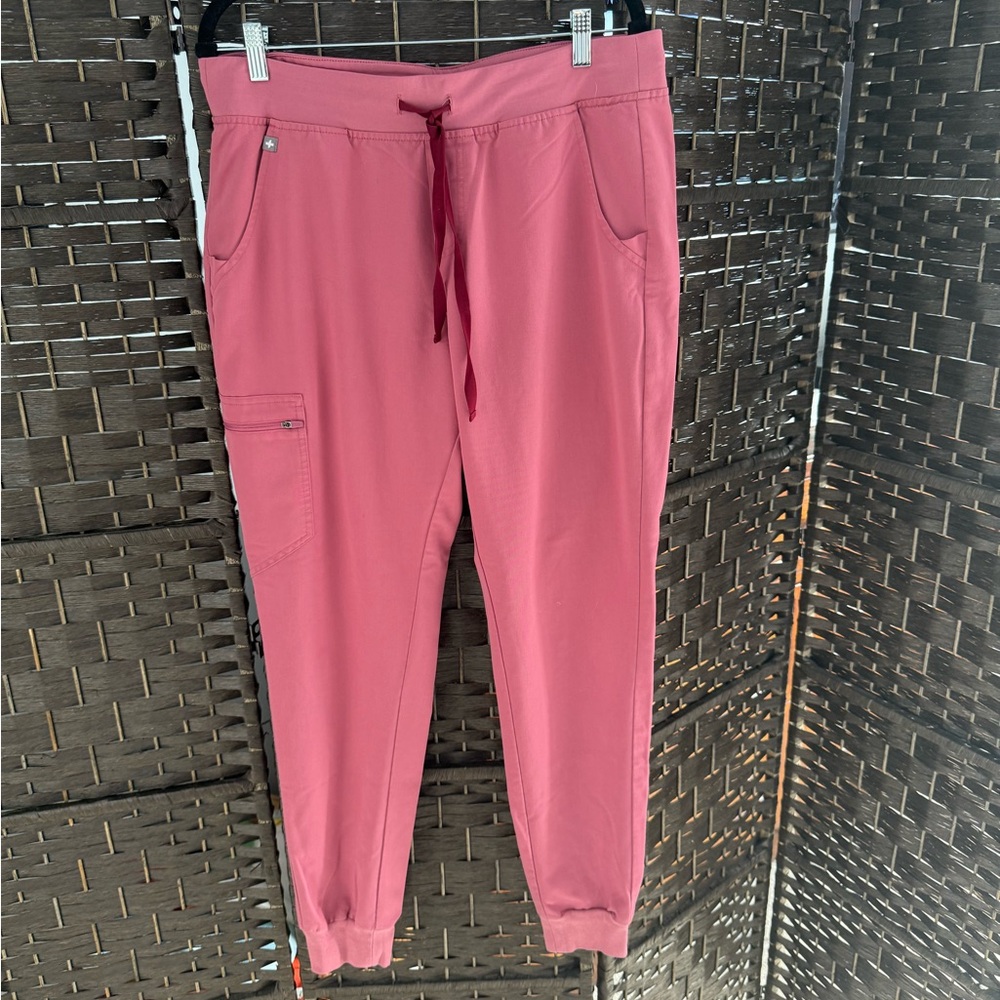 EUC Sz L Tall- Figs Zamora